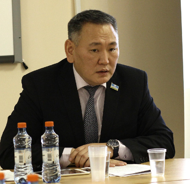 министр Сахамин Афанасьев