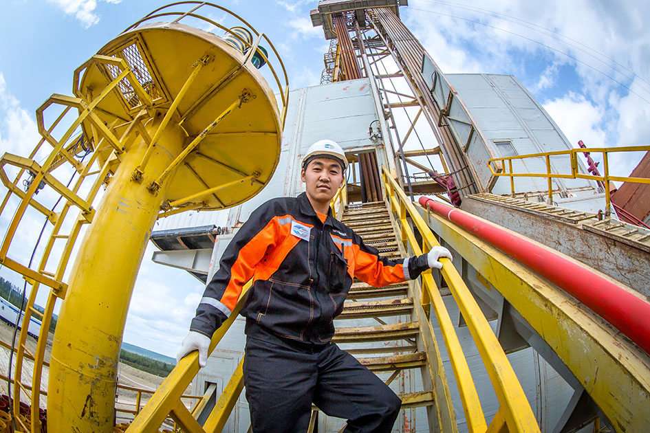 Нефть в якутии. Саха Якутия промышленность. Местные кадры в промышленность. Промышленные предприятия Якутии.
