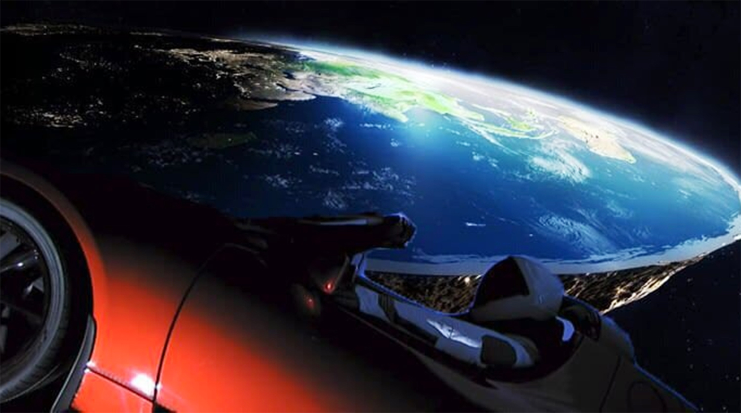 Tesla Roadster массыына Сири тула көтөр