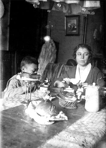Юлия Федоровна с сыном Сергеем