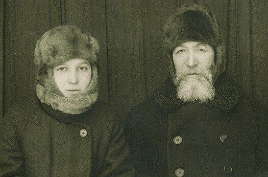 Александр Дмитриевич Самарин с дочерью Елизаветой в Якутской ссылке 1926 год
