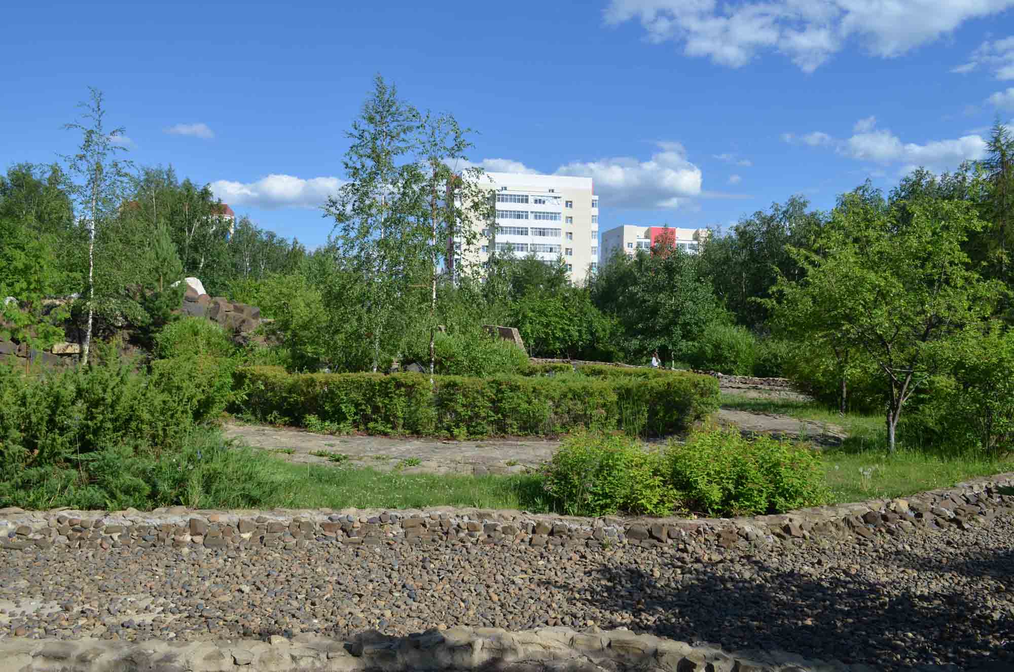 Ни в одном городе Якутии нет такого богатого сада посреди города